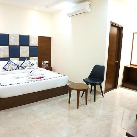 Hotel Vihaan Residency Zirakpur Exterior photo
