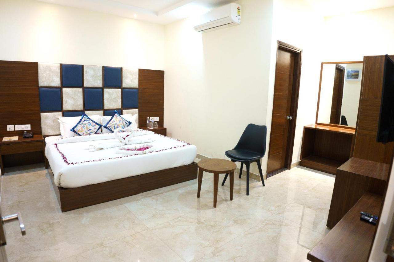Hotel Vihaan Residency Zirakpur Exterior photo